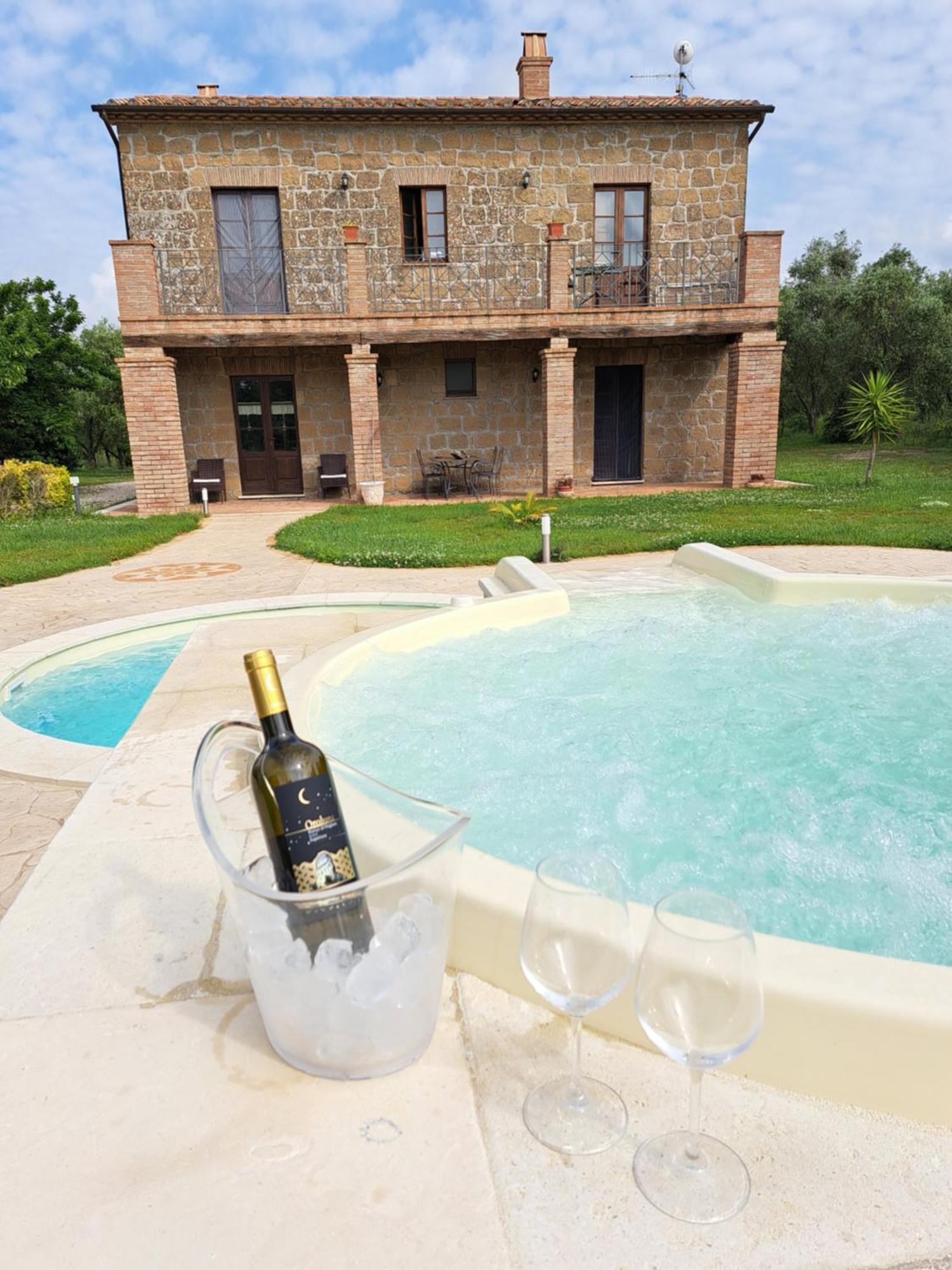 Agriturismo Tenuta Roccaccia Pitigliano Exterior photo